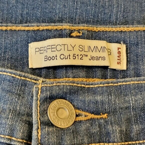Levi's Perfectly Slimming Boot Cut Faded Denim Jeans Size S/C NWOT - Picture 5 of 7
